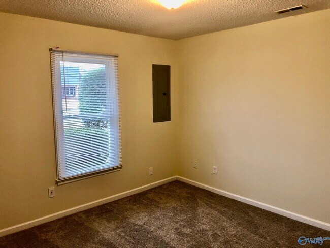 Building Photo - 523 Aspen Way