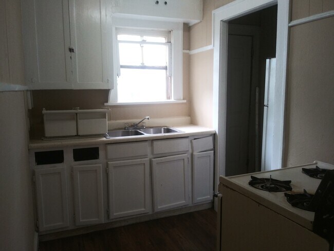 Building Photo - 1317 Herman St