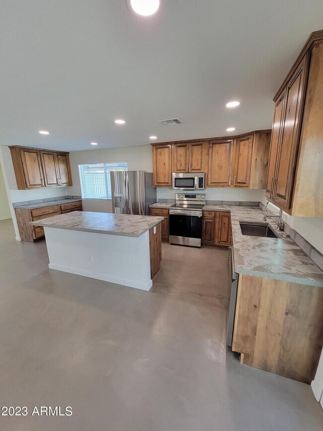 Foto del edificio - 9630 N 34th Pl