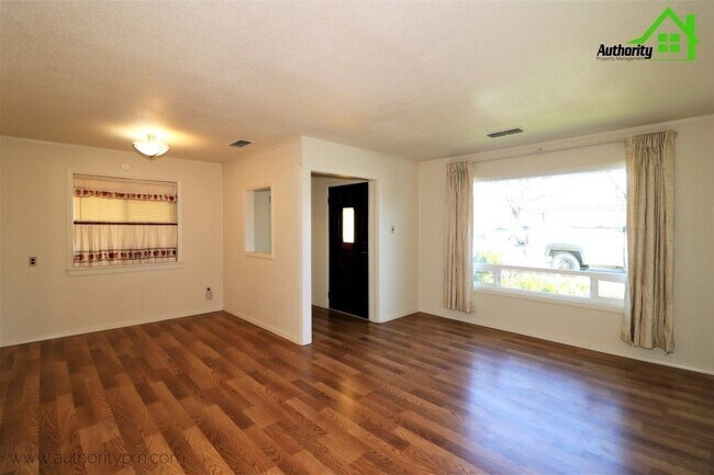 Foto del edificio - 1924 Sequoia St