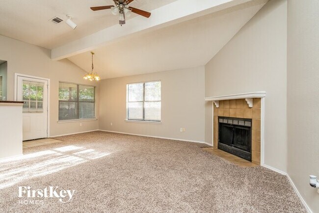 Building Photo - 226 Valley Spring Dr