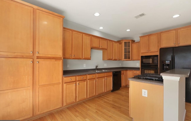 Building Photo - 1110 Posey Ln