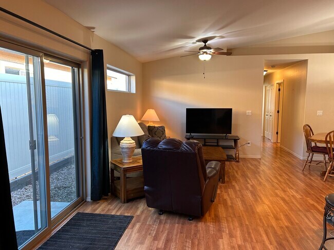 Sala de estar - 923 Gail Gardner Way