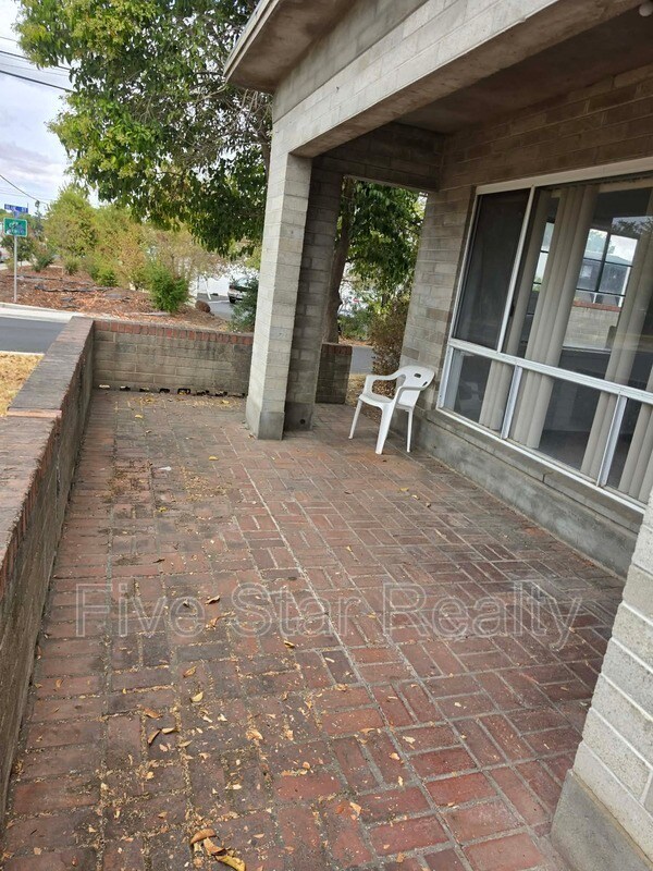 Foto del edificio - 112 E 13th St