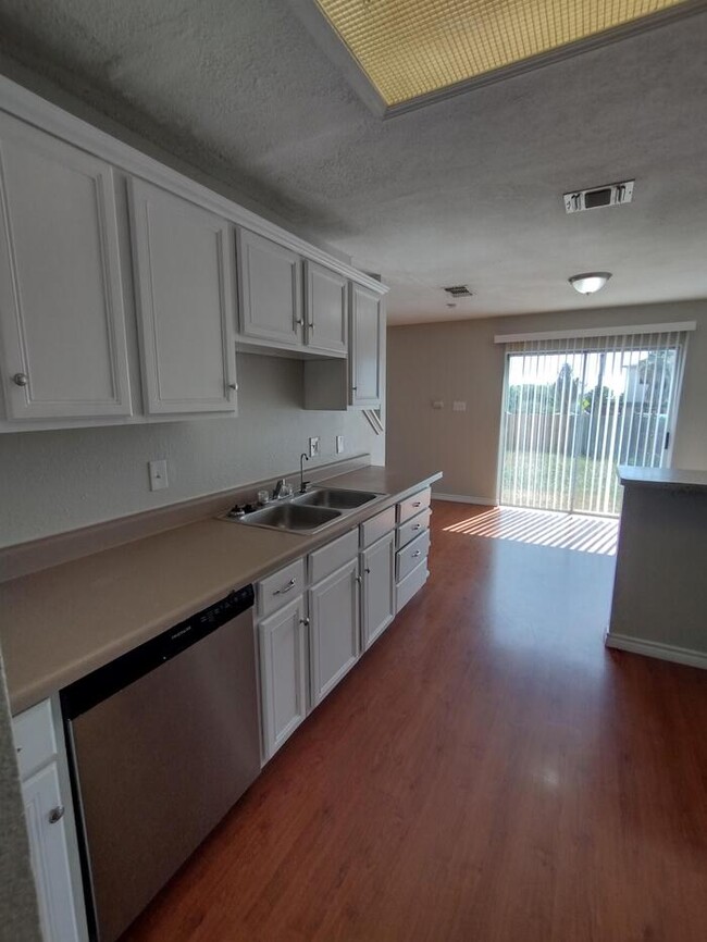 Building Photo - 3701 Candlewind Ln