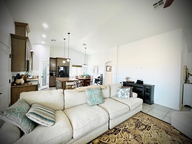 Foto del edificio - COYOTE WASH #2- Move In Ready!