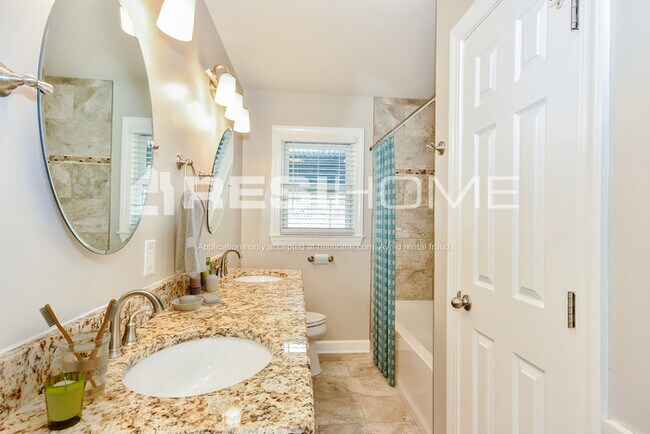 Building Photo - 810 Belvedere Dr