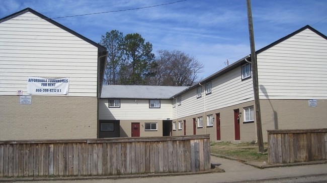 Lynnhaven Apartaments - Lynnhaven Apartments