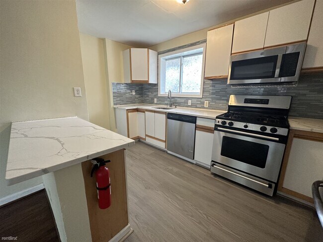 Foto del edificio - 4 br, 2.5 bath Townhome - 3906 Triton Court 1