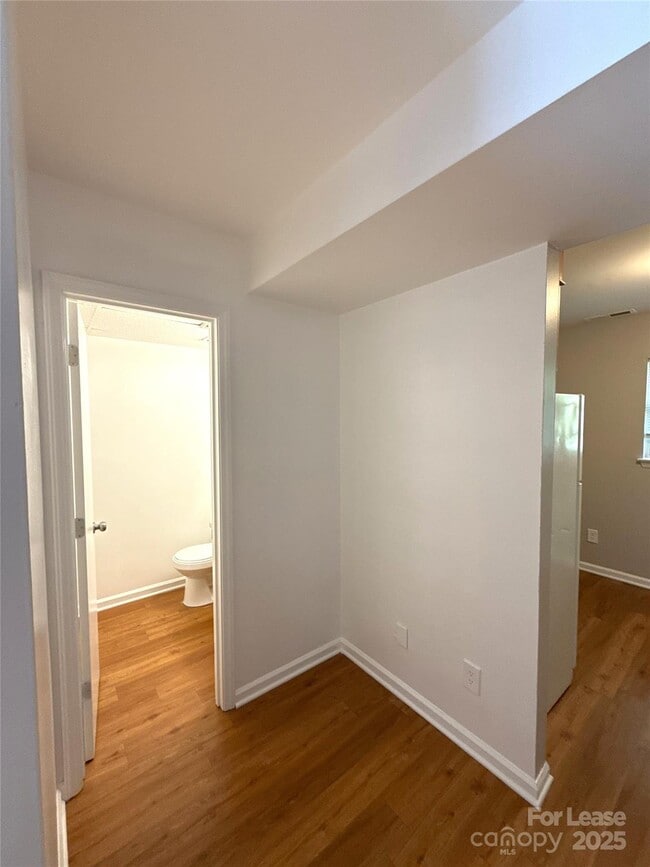 Building Photo - 409 Hawley Ave