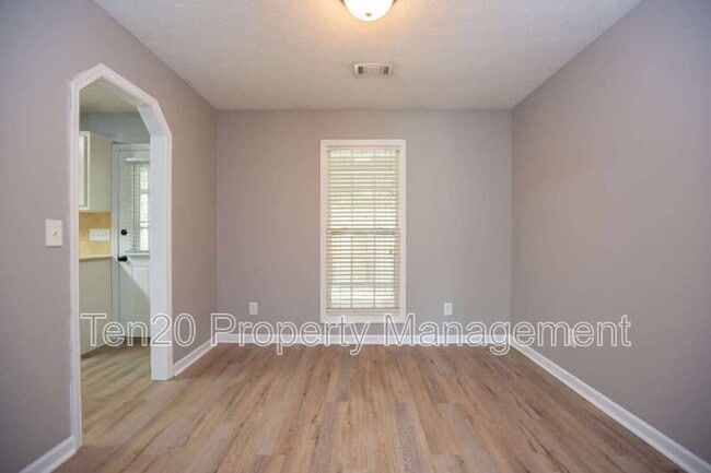 Foto del edificio - 5015 Hidden Hills Ct