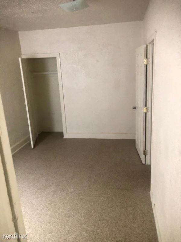 Building Photo - 3 br, 1 bath House - 428 S 61St St