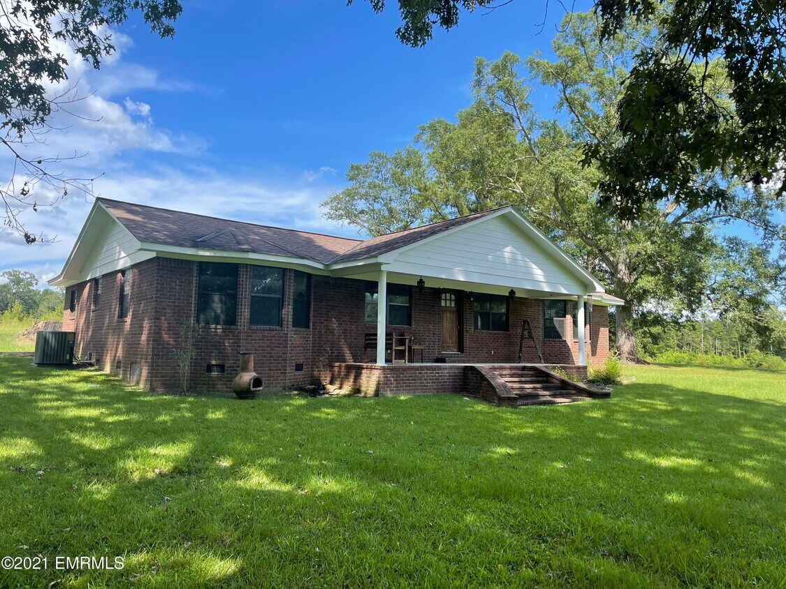 9820 Clayton Cemetery Rd, Lauderdale, MS 39335 House Rental in