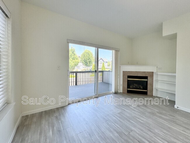 Building Photo - 7839 NE Kian Ln