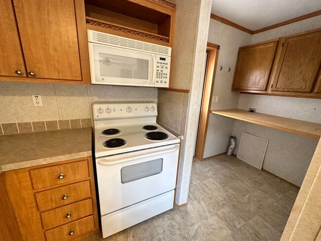 Building Photo - Affordable 3-Bedroom with Master Suite and...