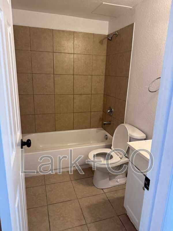 Building Photo - 3014 Mallard Dr