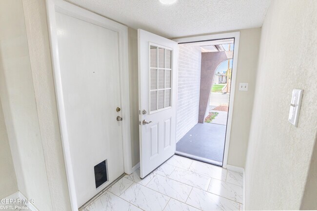 Building Photo - 7304 Gran Vida Dr