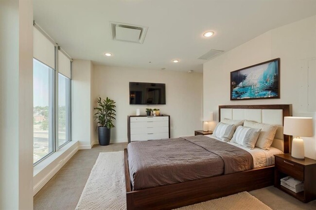 Building Photo - 5900 Mosteller Dr