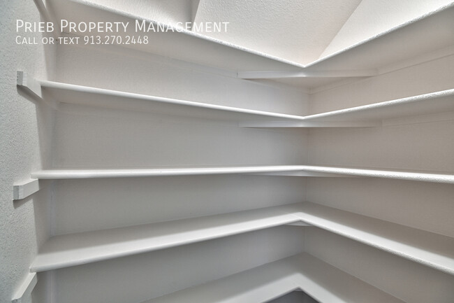 Building Photo - 22161 W 124th Pl