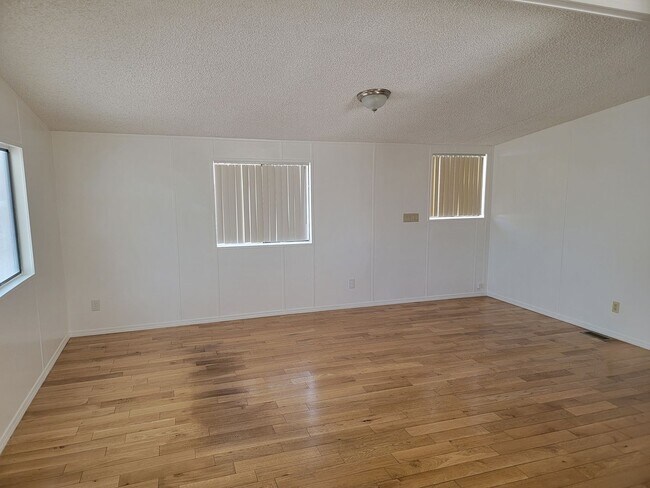 Foto del edificio - Newly Remodeled 2 Bedroom Manufactured Home