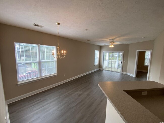 Building Photo - 111 Fountain Pointe Ln
