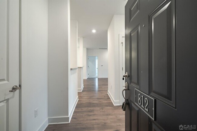 Building Photo - 812 Stiller Ln