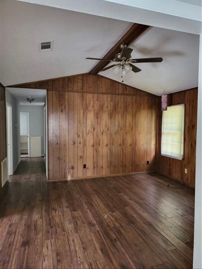 Building Photo - 5 Elba Ct