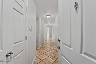 Building Photo - 5350 E Deer Valley Dr