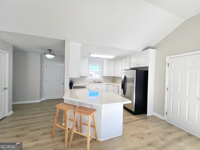 Building Photo - 220 Brookstone Dr SW