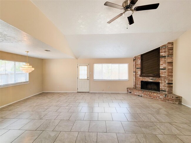 Building Photo - 16715 Quail View Ct