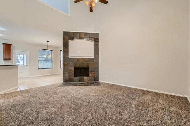Building Photo - 10380 Cedar Lake Dr