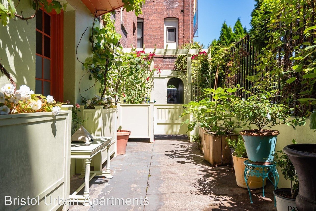 Foto principal - 2190 W Burnside St