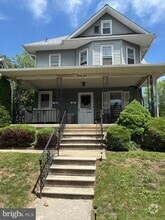 Building Photo - 29 10th Ave