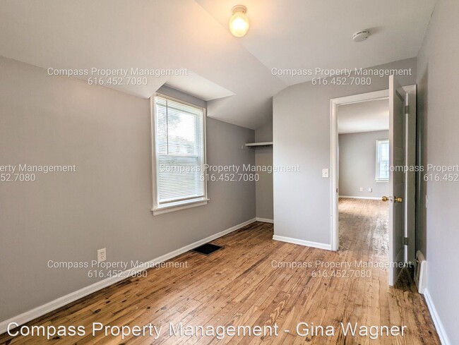 Foto del edificio - 3 br, 1 bath House - 205 Elwell St Southwest