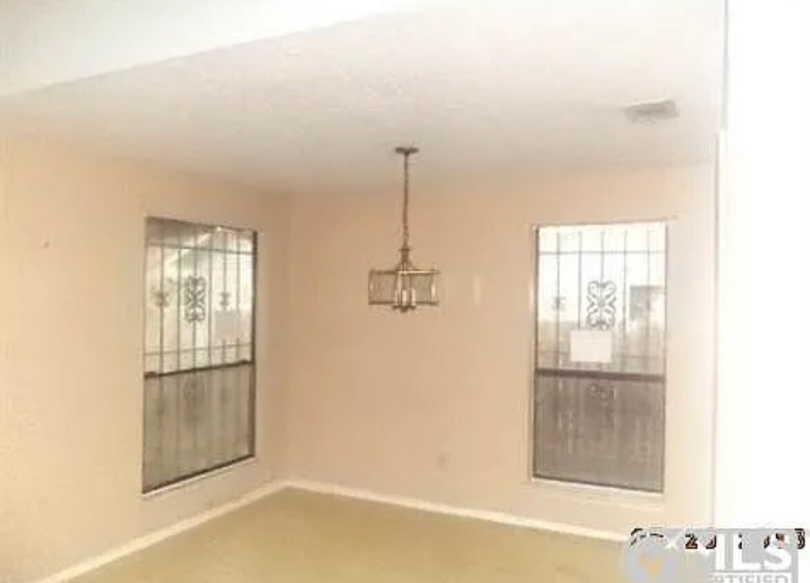 Building Photo - 6828 Mountain Cedar Ln