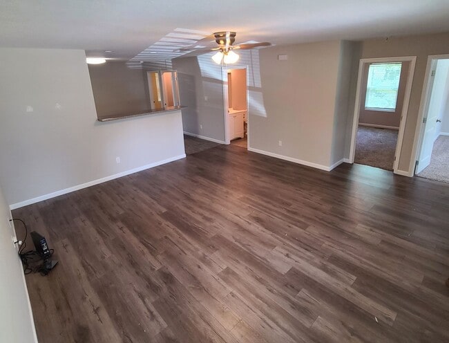 Photo - Knoxville 37917 - 3 bedroom,  2 bath home - Call Sharon Arnwine 865-313-7215 (cell) or 865-693-32...