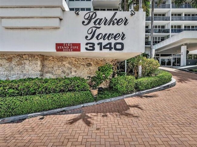 Building Photo - 3140 S Ocean Dr