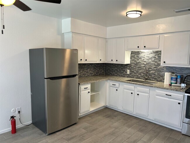 Building Photo - 6851 Chasewood Dr