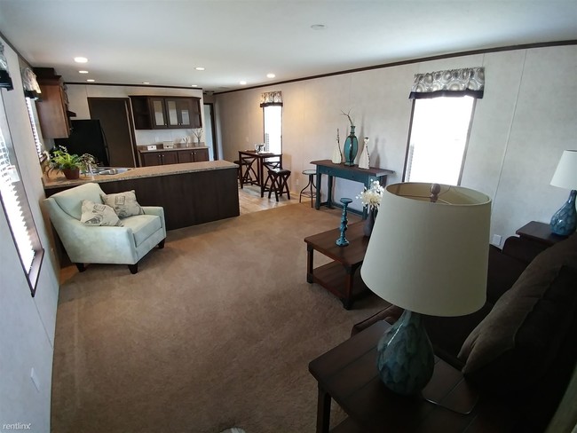Building Photo - 3 br, 2 bath Mobile Home - 530 Serenity Ter