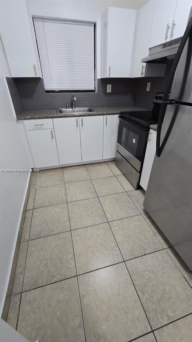 Foto del edificio - 690 NE 123rd St