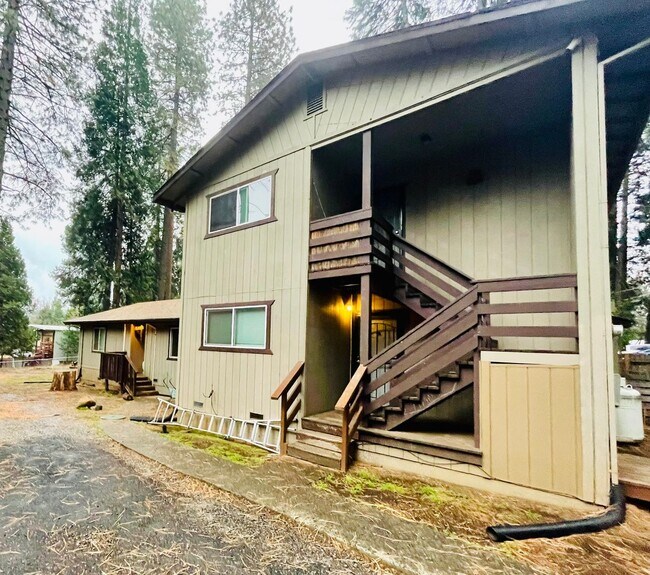 Foto del edificio - 2 Bedrooms in Pollock Pines Available May 1st