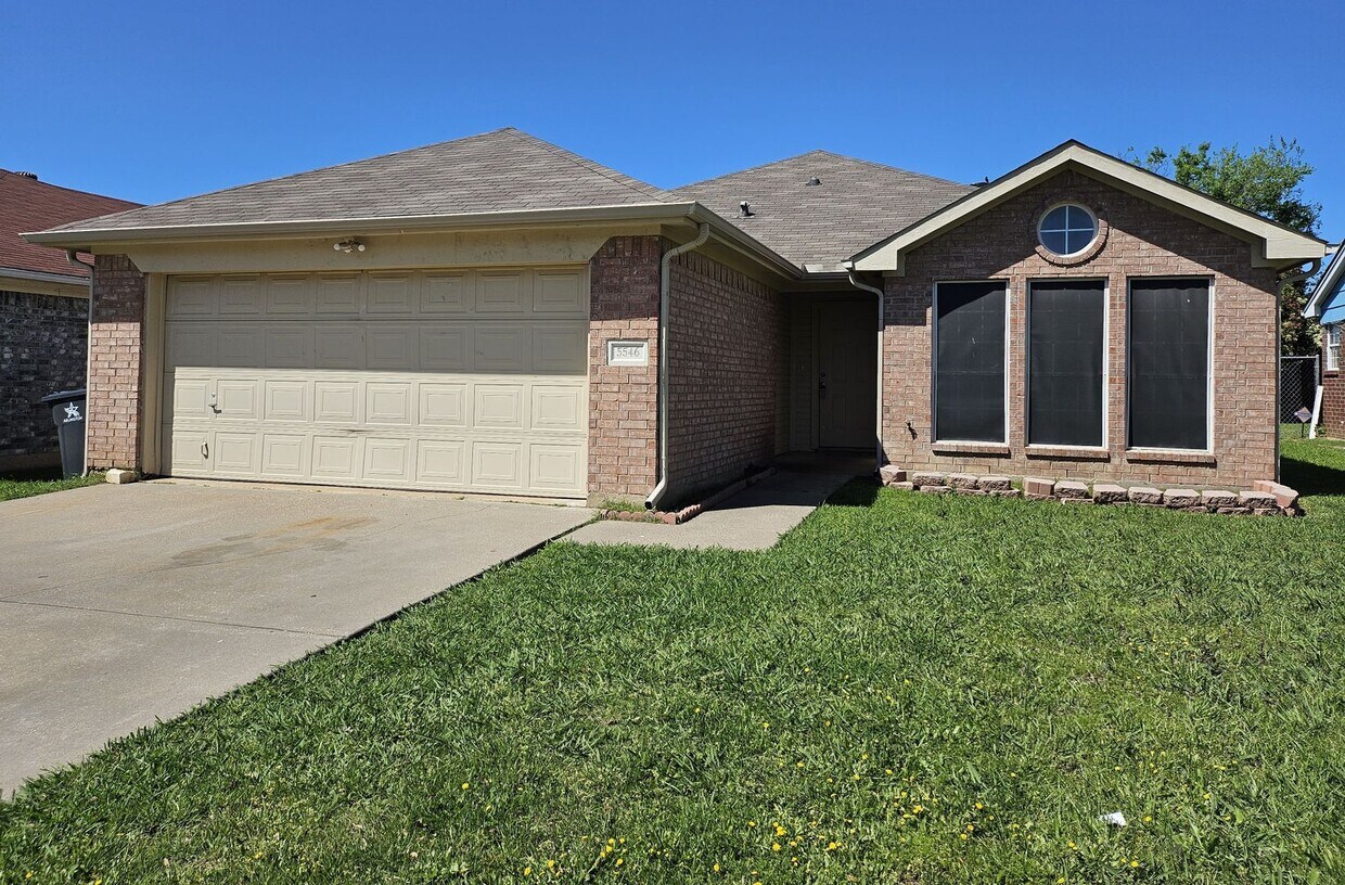 MOVE IN READY- South East Arlington: Sing... - MOVE IN READY-  South East Arlington: Sing...