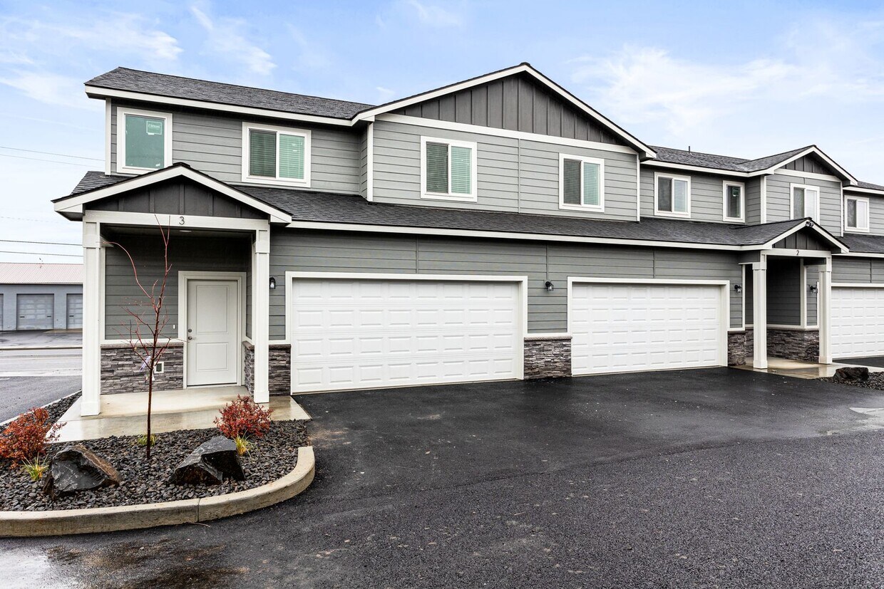 6714 W Washington Ave Unit 2, Yakima, WA 98903 Room for Rent in