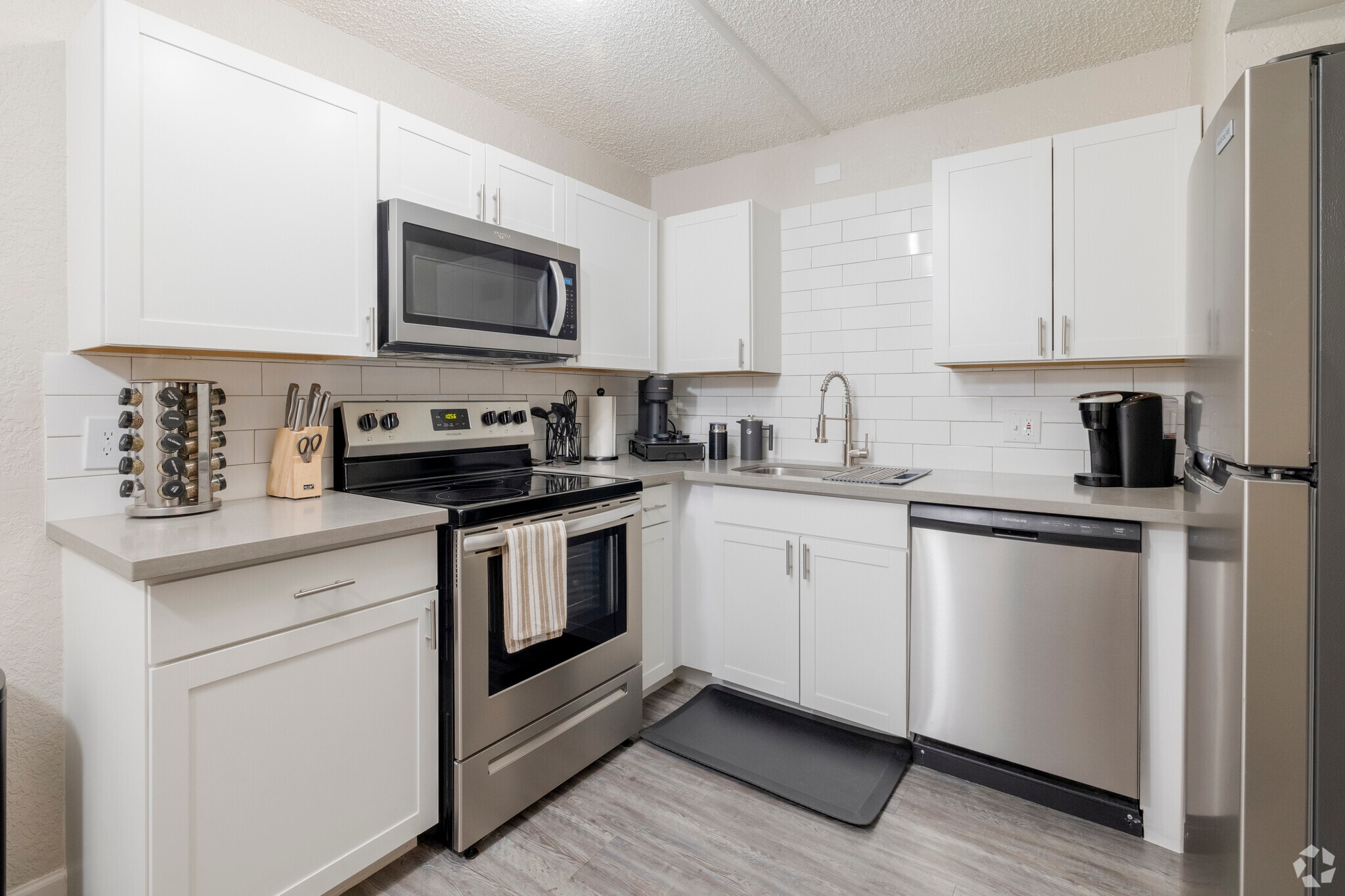 4802 N 19th Ave