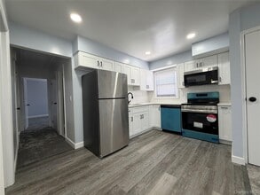 Building Photo - 21 Cochran Pl