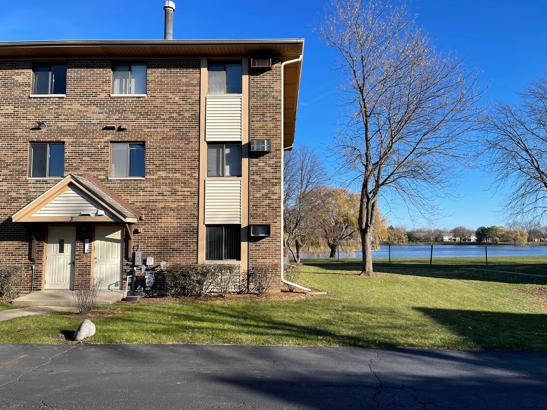 3 Echo Ct Unit 1, Vernon Hills, IL 60061 Condo for Rent in Vernon