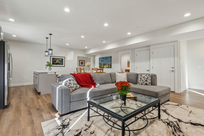 Foto del edificio - 1073 N Ml Rd