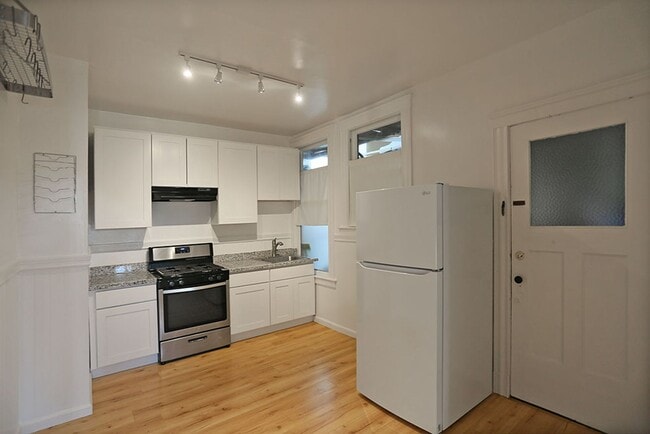 Foto del edificio - 711 Clayton St