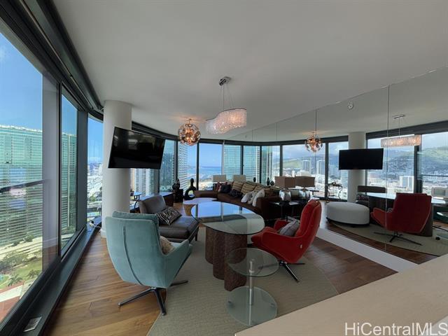 Building Photo - 1108 Auahi St