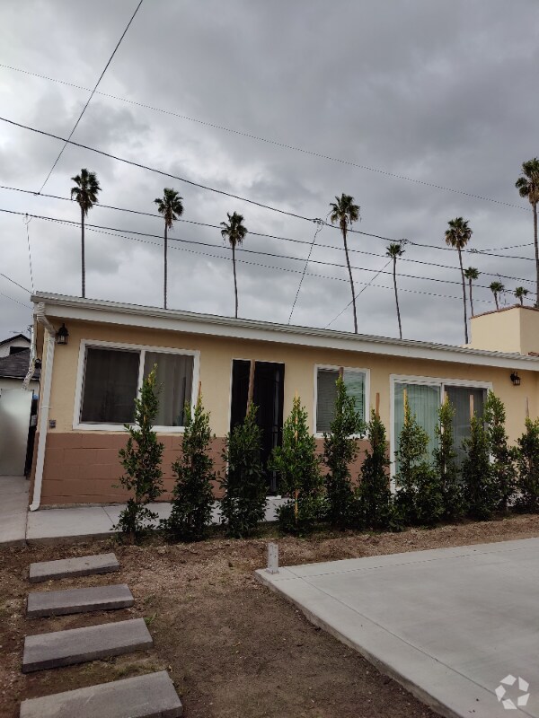 Building Photo - 2321 Hillcrest Dr